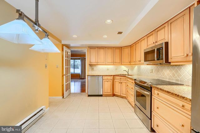 17 OAKHAMPTON DR, Lutherville Timonium, MD 21093