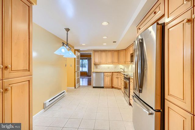 17 OAKHAMPTON DR, Lutherville Timonium, MD 21093