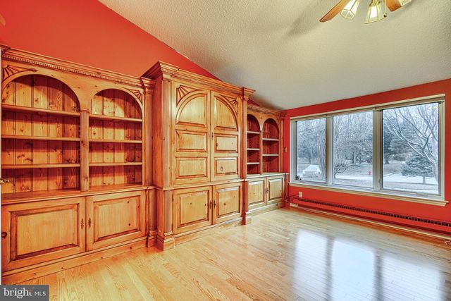 17 OAKHAMPTON DR, Lutherville Timonium, MD 21093