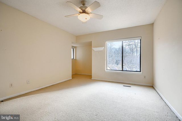 17 OAKHAMPTON DR, Lutherville Timonium, MD 21093