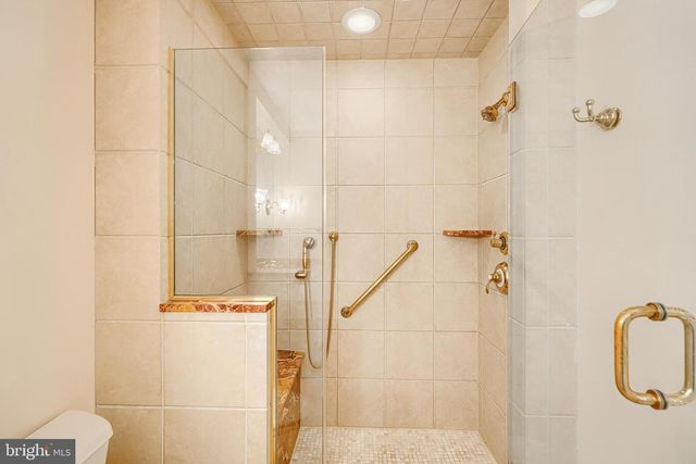 17 OAKHAMPTON DR, Lutherville Timonium, MD 21093