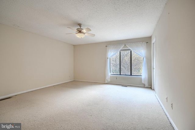 17 OAKHAMPTON DR, Lutherville Timonium, MD 21093