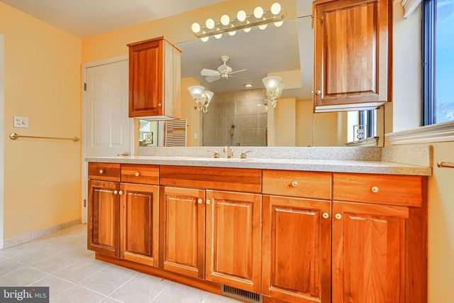 17 OAKHAMPTON DR, Lutherville Timonium, MD 21093