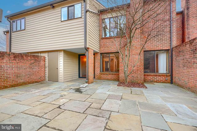 17 OAKHAMPTON DR, Lutherville Timonium, MD 21093