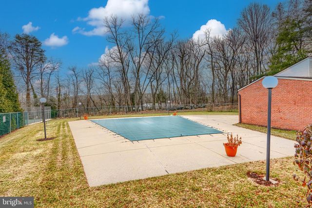 17 OAKHAMPTON DR, Lutherville Timonium, MD 21093