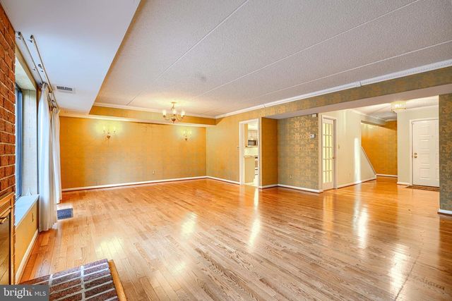 17 OAKHAMPTON DR, Lutherville Timonium, MD 21093