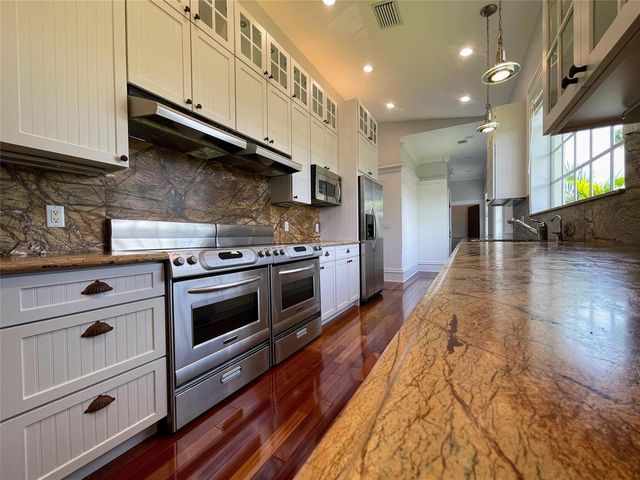 929 NE 18th Court, Fort Lauderdale, FL 33305