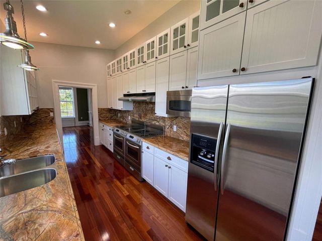 929 NE 18th Court, Fort Lauderdale, FL 33305
