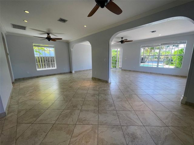 929 NE 18th Court, Fort Lauderdale, FL 33305