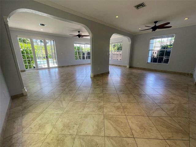 929 NE 18th Court, Fort Lauderdale, FL 33305