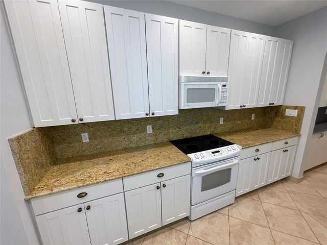 929 NE 18th Court, Fort Lauderdale, FL 33305