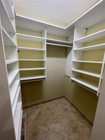 929 NE 18th Court, Fort Lauderdale, FL 33305