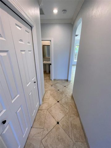 929 NE 18th Court, Fort Lauderdale, FL 33305