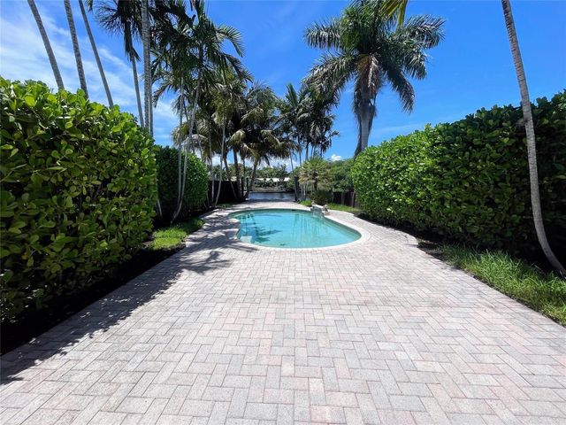 929 NE 18th Court, Fort Lauderdale, FL 33305