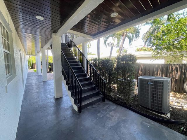 929 NE 18th Court, Fort Lauderdale, FL 33305
