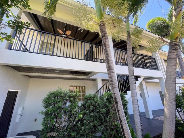 929 NE 18th Court, Fort Lauderdale, FL 33305