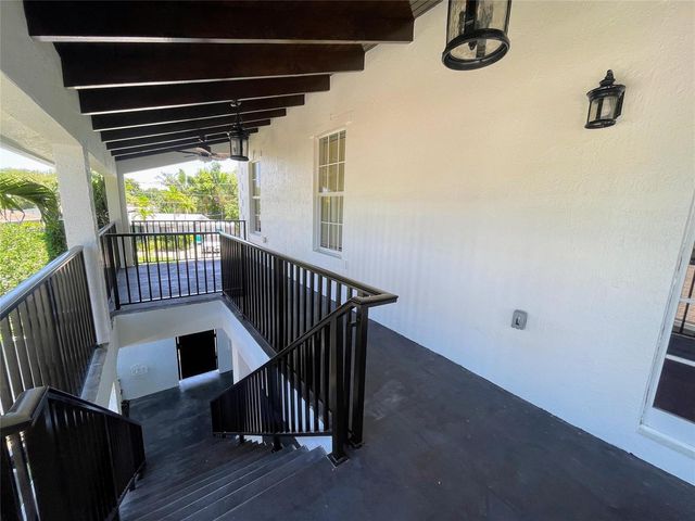 929 NE 18th Court, Fort Lauderdale, FL 33305