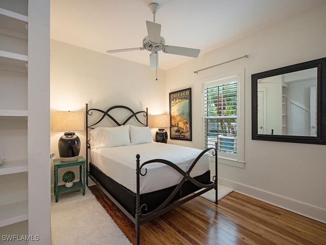 680 8th AVE S, Naples, FL 34102