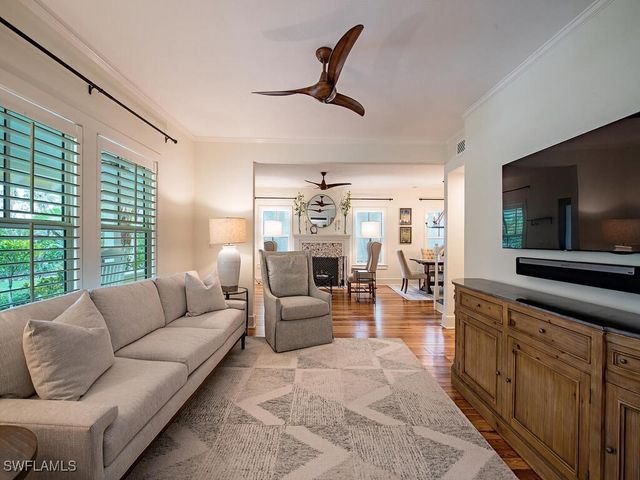 680 8th AVE S, Naples, FL 34102