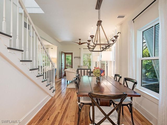 680 8th AVE S, Naples, FL 34102