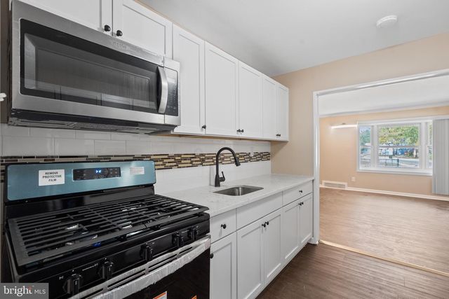 4 W GERMANTOWN AVE, Maple Shade, NJ 08052