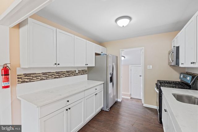 4 W GERMANTOWN AVE, Maple Shade, NJ 08052