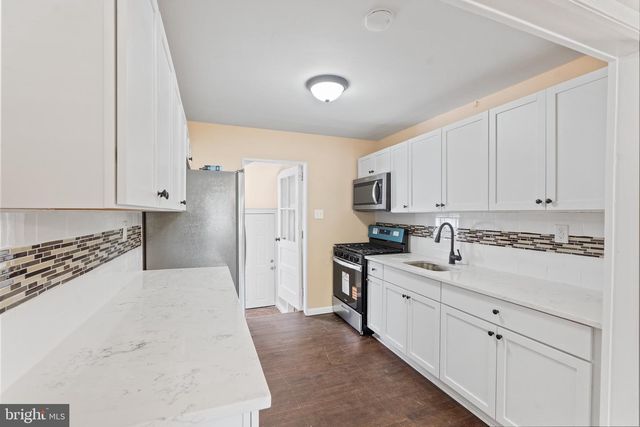 4 W GERMANTOWN AVE, Maple Shade, NJ 08052