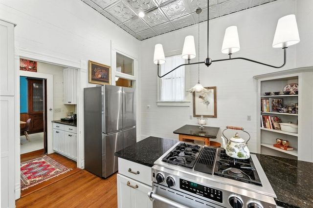 624 Saint Louis ST, Gonzales, TX 78629
