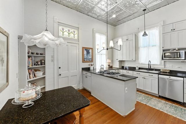 624 Saint Louis ST, Gonzales, TX 78629