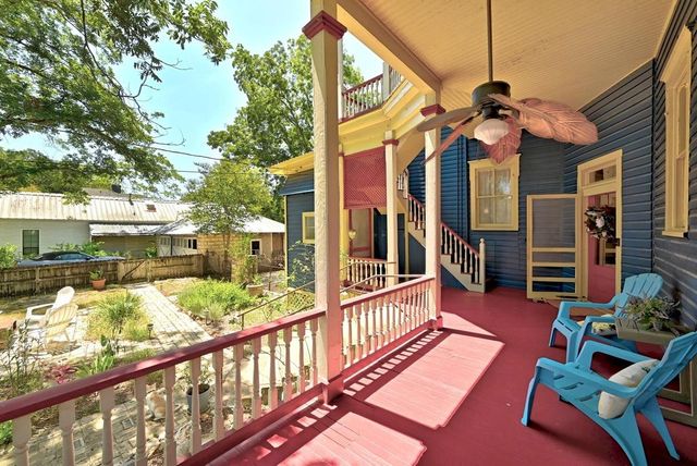 624 Saint Louis ST, Gonzales, TX 78629