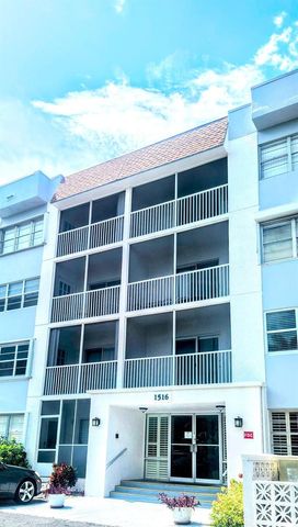 1516 S Lakeside Drive 206, Lake Worth Beach, FL 33460