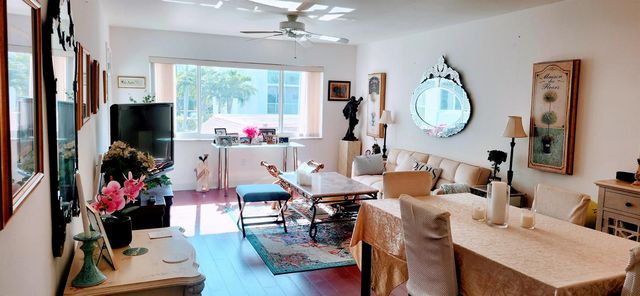 1516 S Lakeside Drive 206, Lake Worth Beach, FL 33460