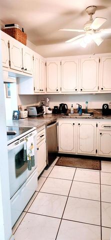 1516 S Lakeside Drive 206, Lake Worth Beach, FL 33460