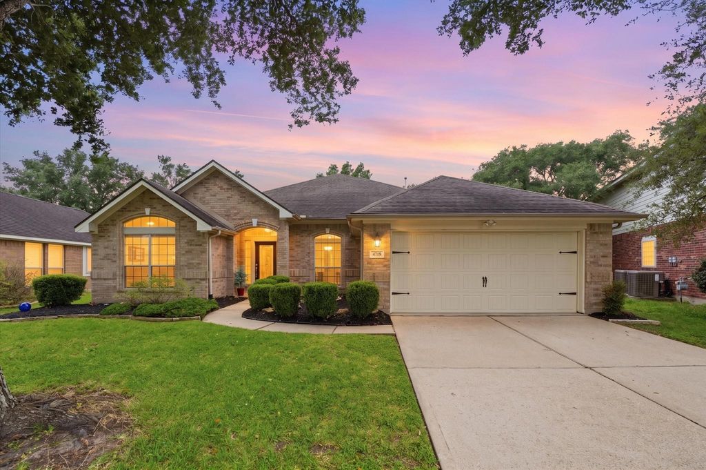 4719 Waterhaven Lane, Houston, TX 77084