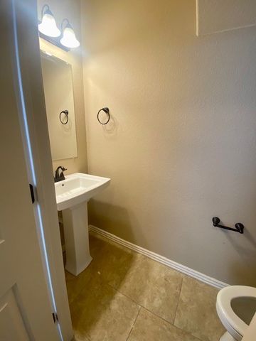 1089 N Leverett Avenue, Fayetteville, AR 72701