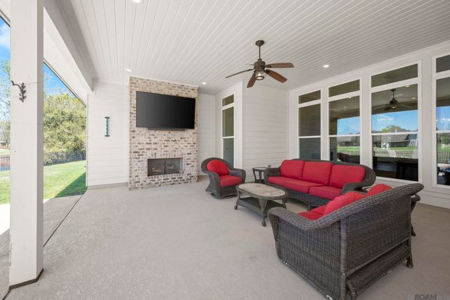 40246 Dove Estates Ct, Gonzales, LA 70737