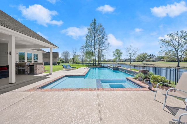 40246 Dove Estates Ct, Gonzales, LA 70737