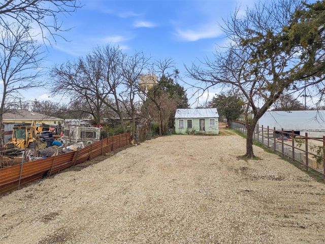 8322 Honeysuckle Lane, Dallas, TX 75241