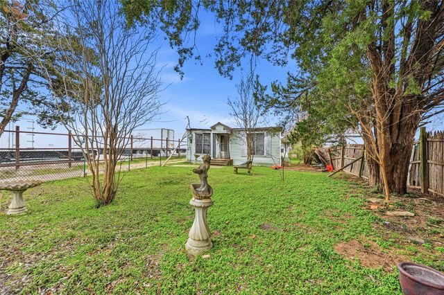 8322 Honeysuckle Lane, Dallas, TX 75241