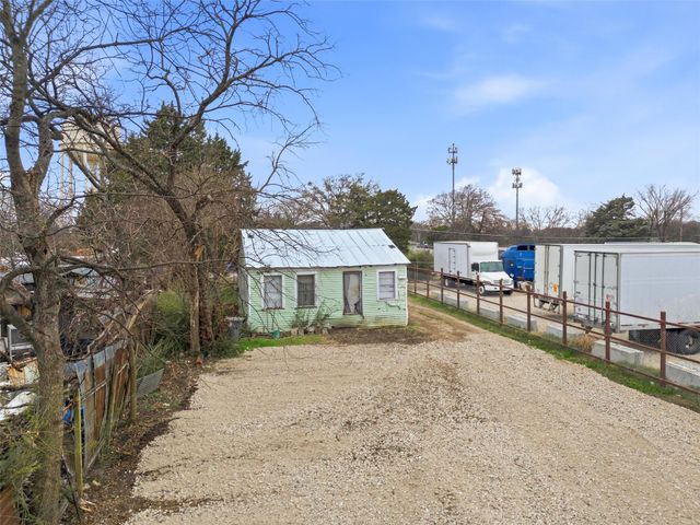 8322 Honeysuckle Lane, Dallas, TX 75241