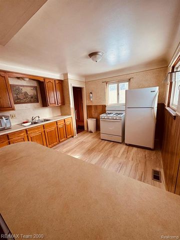 1402 Morris Avenue, Lincoln Park, MI 48146