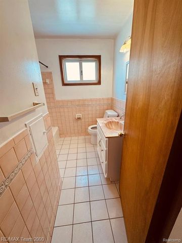 1402 Morris Avenue, Lincoln Park, MI 48146