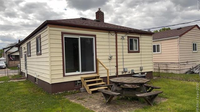 1402 Morris Avenue, Lincoln Park, MI 48146
