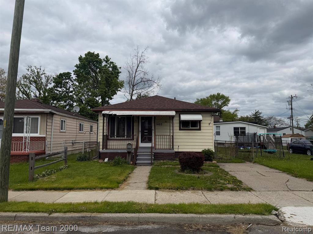 1402 Morris Avenue, Lincoln Park, MI 48146