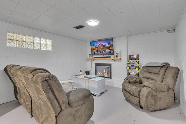 250 Neville Rd, Brighton Twp, PA 15009