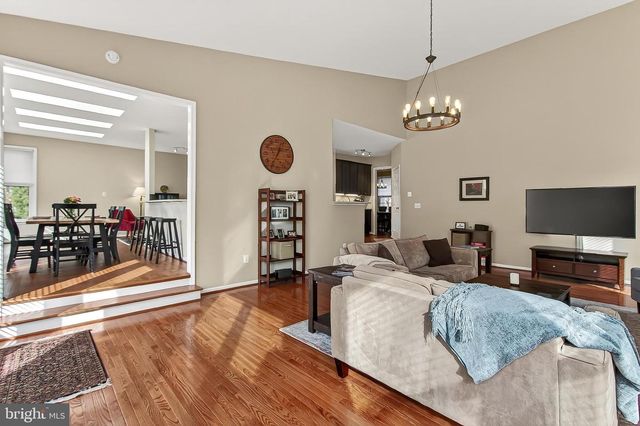 7736 WHITE WILLOW CT, Springfield, VA 22153