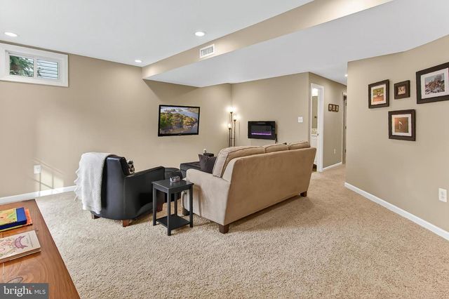 7736 WHITE WILLOW CT, Springfield, VA 22153