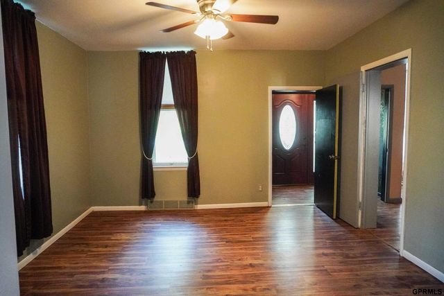 571 N 3rd Street, Tecumseh, NE 68450