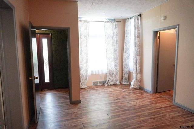 571 N 3rd Street, Tecumseh, NE 68450