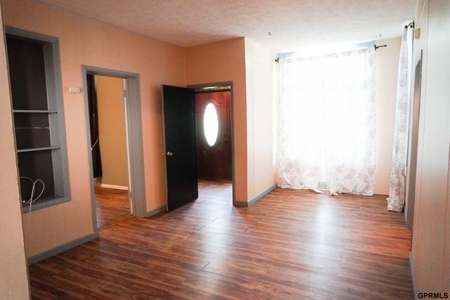 571 N 3rd Street, Tecumseh, NE 68450